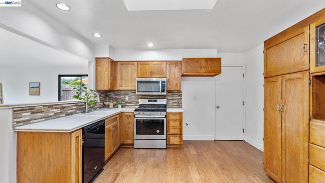 1324 Flanders Way, Livermore, CA 94550