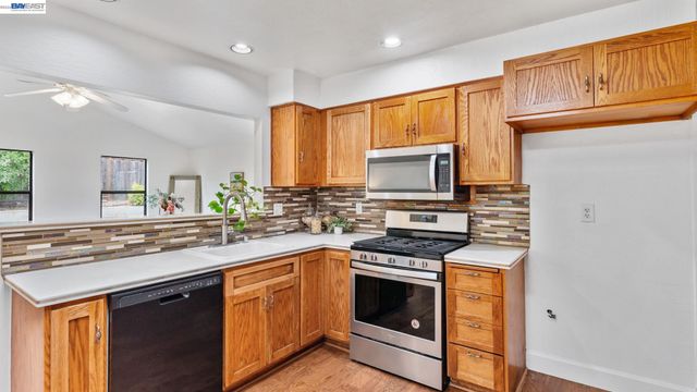 1324 Flanders Way, Livermore, CA 94550
