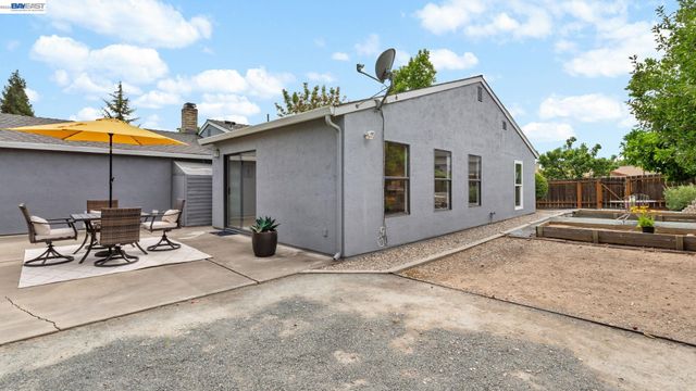 1324 Flanders Way, Livermore, CA 94550