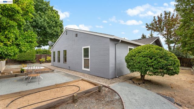 1324 Flanders Way, Livermore, CA 94550