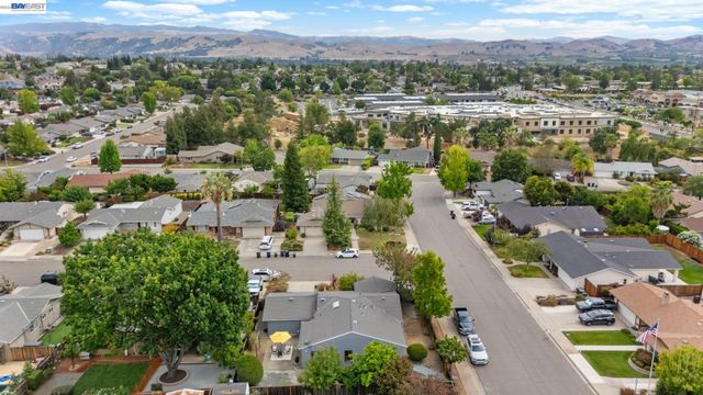 1324 Flanders Way, Livermore, CA 94550