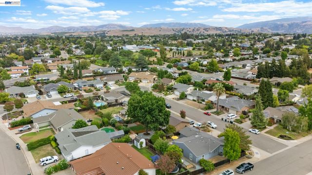 1324 Flanders Way, Livermore, CA 94550