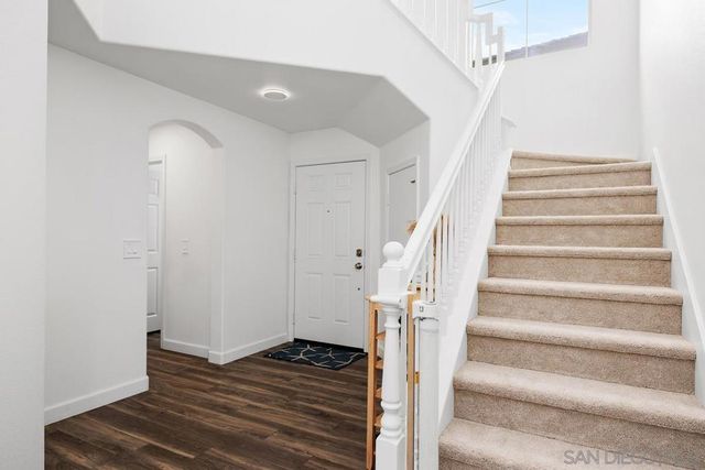 5512 Foxtail Loop, Carlsbad, CA 92010