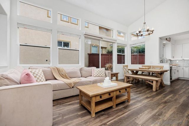 5512 Foxtail Loop, Carlsbad, CA 92010