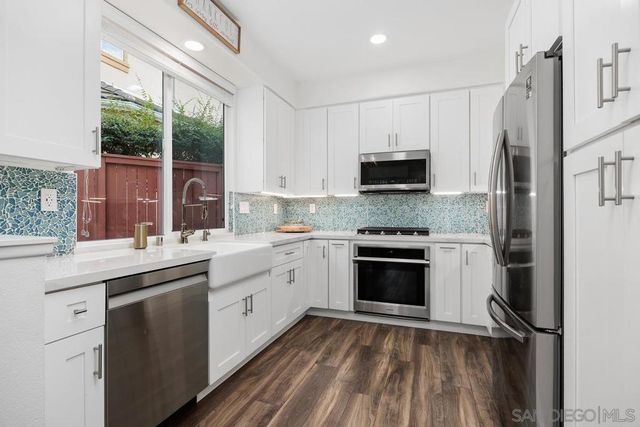 5512 Foxtail Loop, Carlsbad, CA 92010