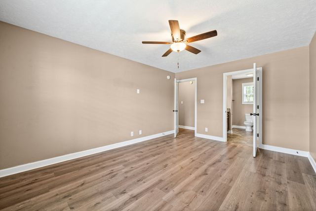 654 Fox Hound Dr, Clarksville, TN 37040