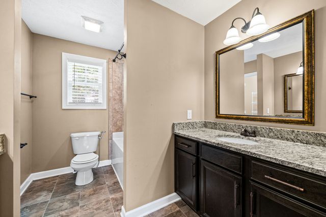654 Fox Hound Dr, Clarksville, TN 37040