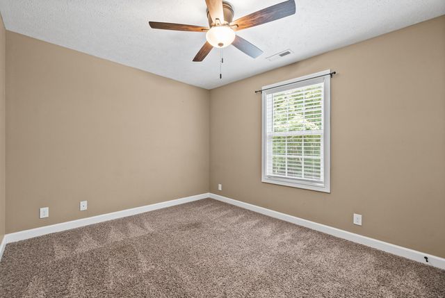 654 Fox Hound Dr, Clarksville, TN 37040