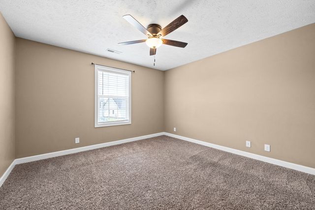 654 Fox Hound Dr, Clarksville, TN 37040