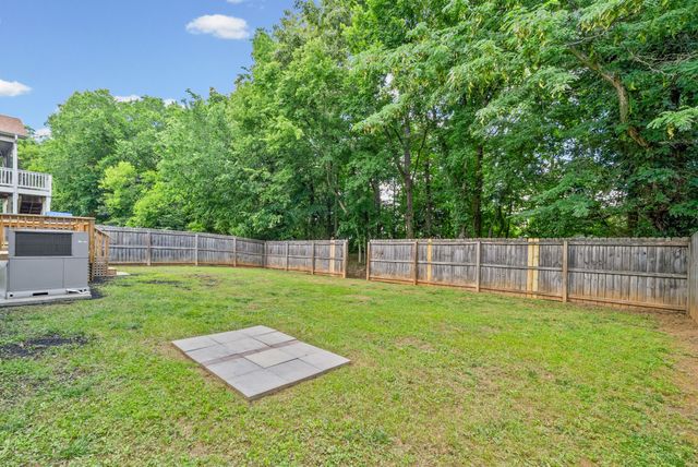 654 Fox Hound Dr, Clarksville, TN 37040