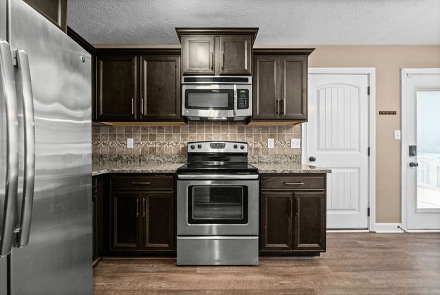 654 Fox Hound Dr, Clarksville, TN 37040