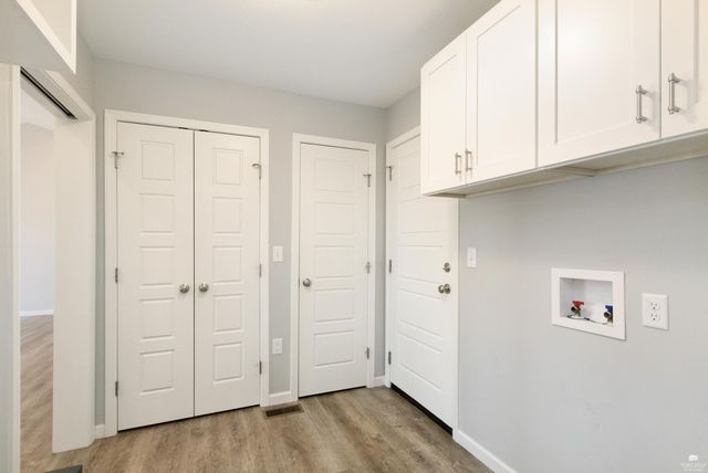 909 Bramblewood Lane, Manhattan, KS 66503