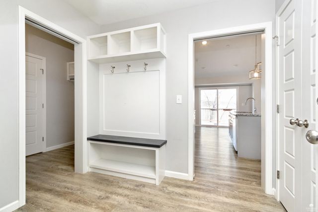 909 Bramblewood Lane, Manhattan, KS 66503