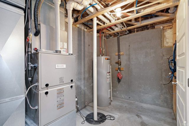 909 Bramblewood Lane, Manhattan, KS 66503