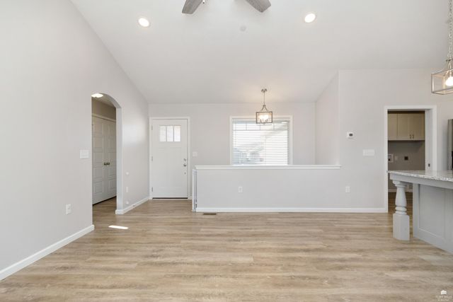 909 Bramblewood Lane, Manhattan, KS 66503