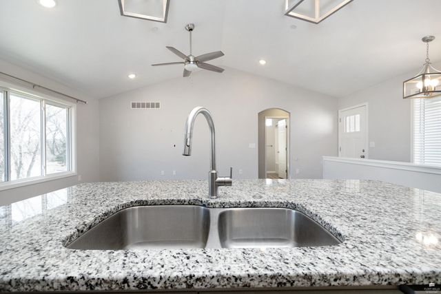 909 Bramblewood Lane, Manhattan, KS 66503