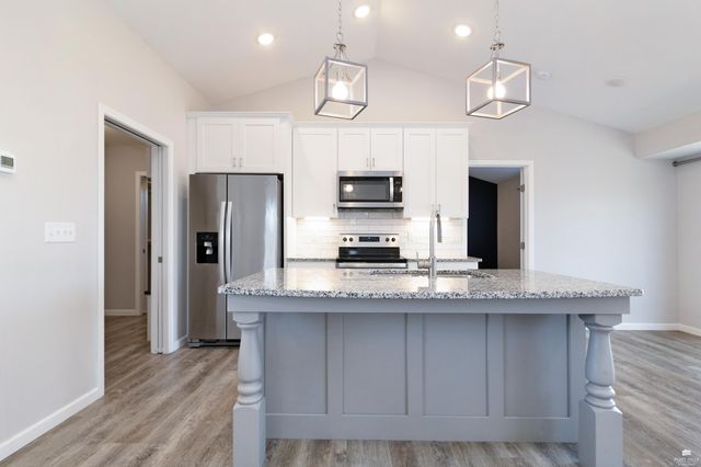 909 Bramblewood Lane, Manhattan, KS 66503