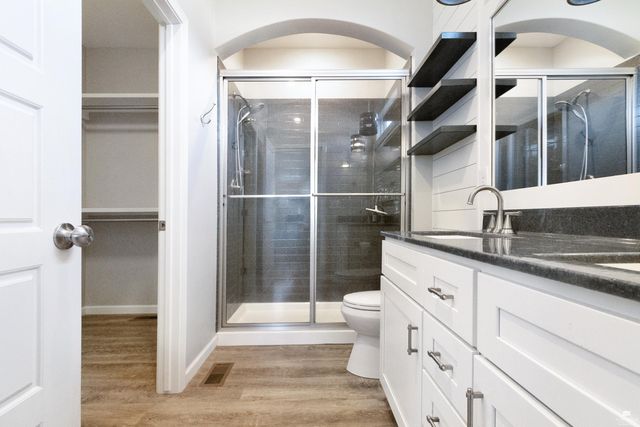 909 Bramblewood Lane, Manhattan, KS 66503