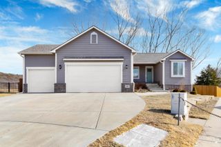 909 Bramblewood Lane, Manhattan, KS 66503