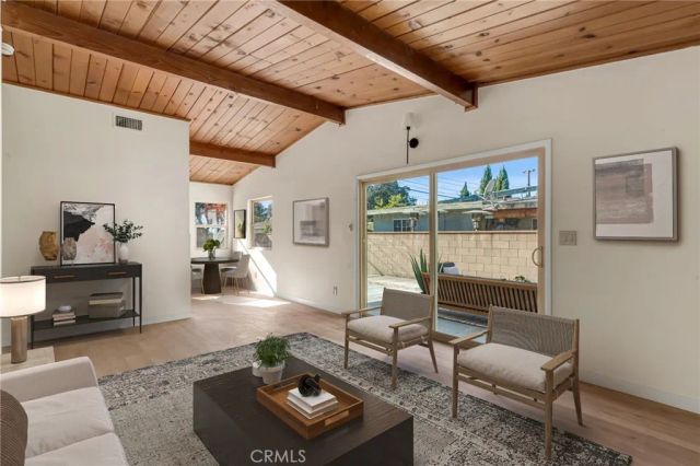 716 E Hanks, Azusa, CA 91702