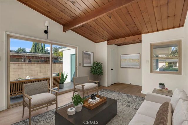 716 E Hanks, Azusa, CA 91702