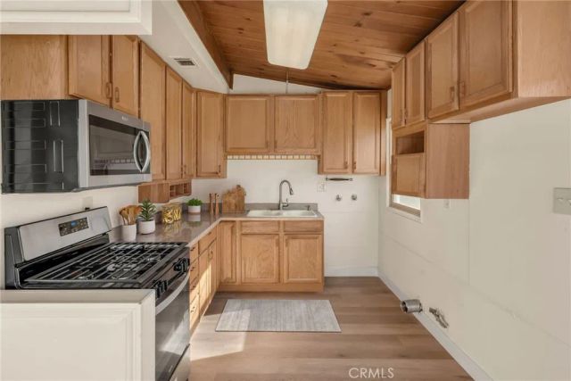 716 E Hanks, Azusa, CA 91702