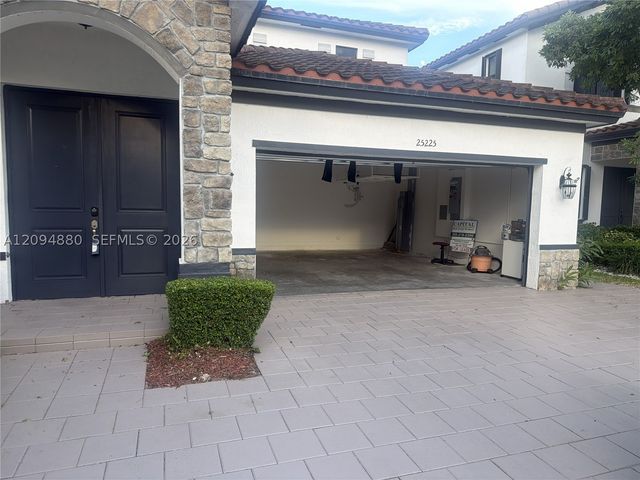 25225 SW 118th Ave 25225, Homestead, FL 33032