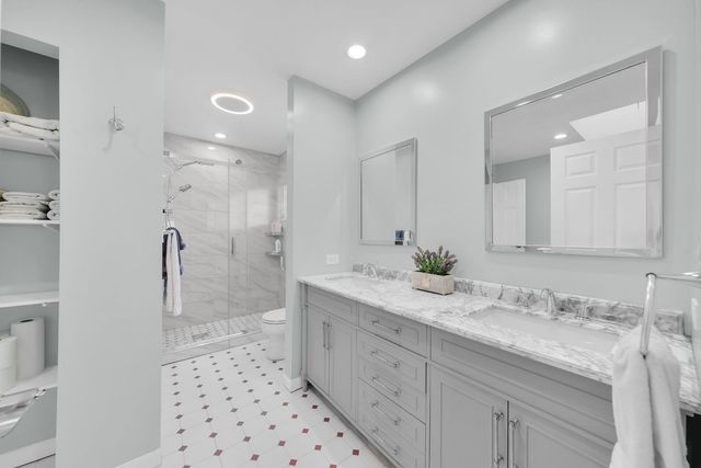 3505 Linneman Street, Glenview, IL 60025