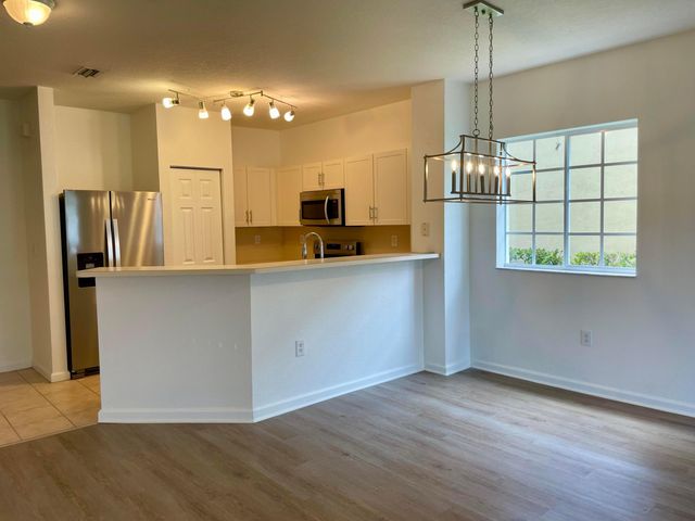 5119 SE Mariner Garden Circle, Stuart, FL 34997