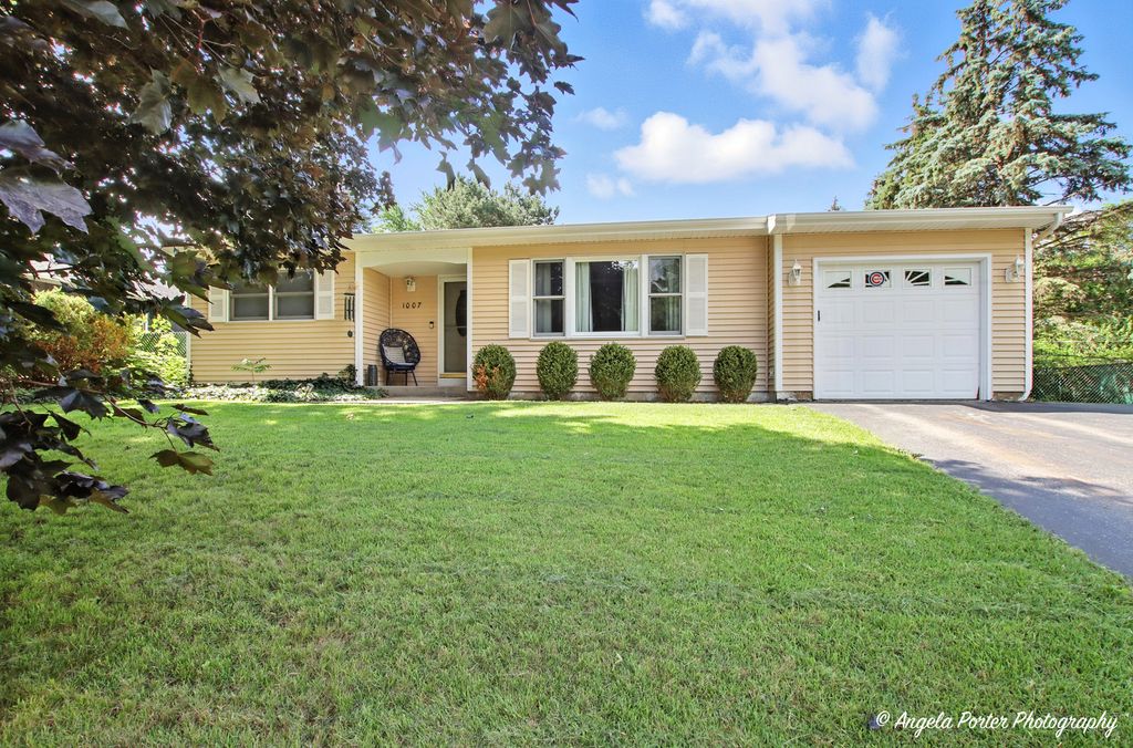 1007 W Florence Street, Mchenry, IL 60051