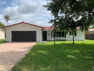 4005 NW 76th Avenue, Coral Springs, FL 33065
