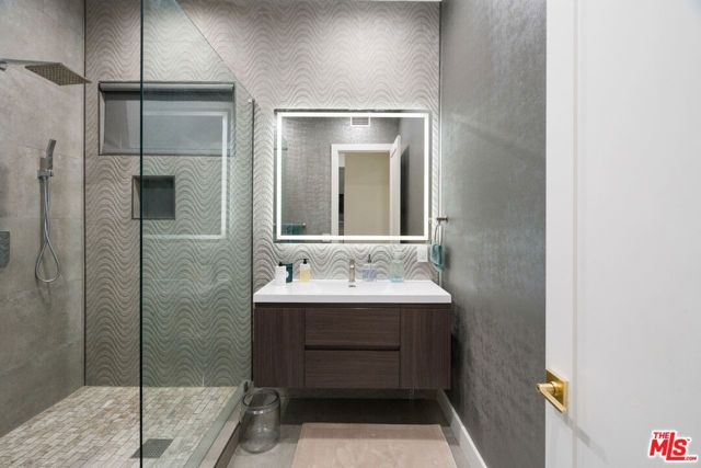 4203 Berryman Avenue, Culver City, CA 90066