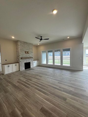 5316 BUTTERCUP DR, Columbia, MO 65203