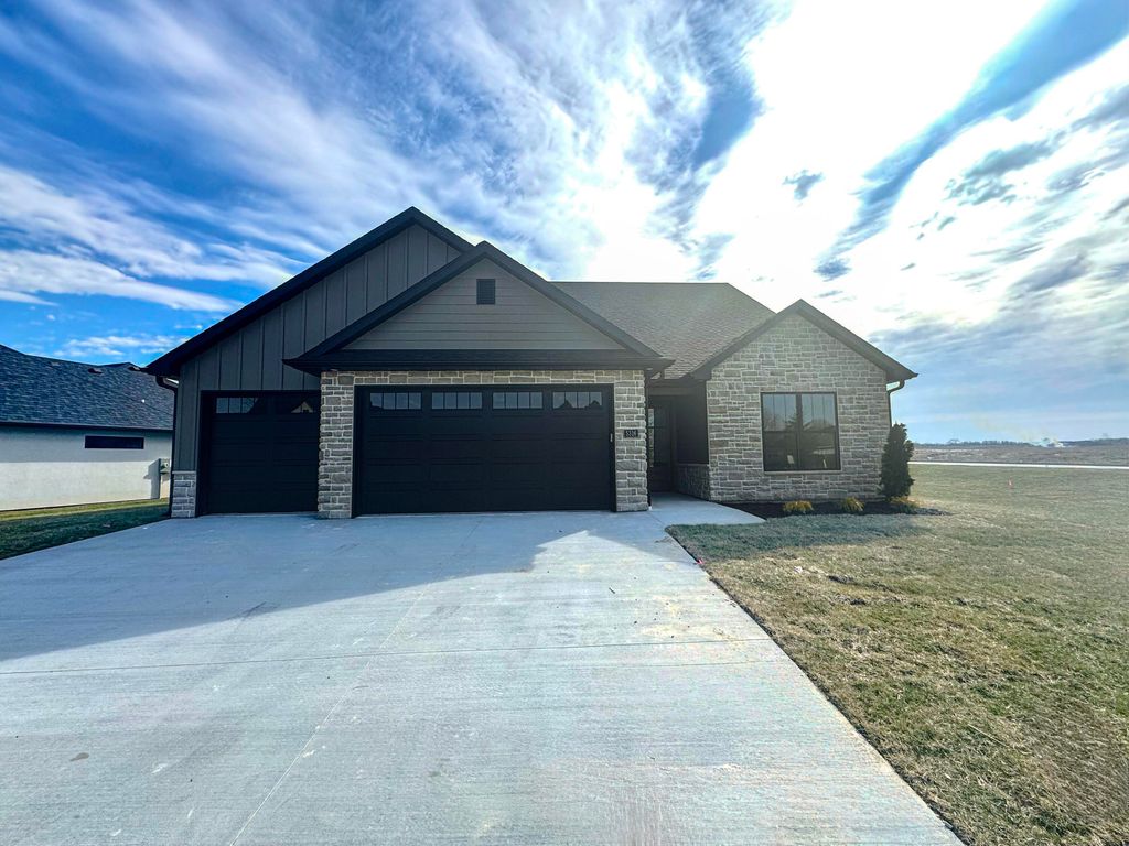 5316 BUTTERCUP DR, Columbia, MO 65203