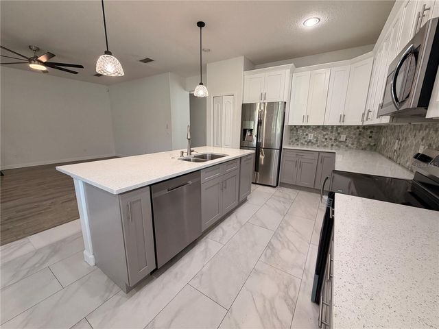 2347 CROSSTON CIRCLE, Orlando, FL 32824