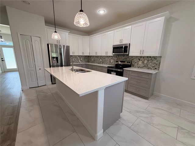 2347 CROSSTON CIRCLE, Orlando, FL 32824