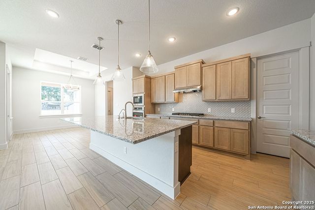 124 Allen Ave, Castroville, TX 78009