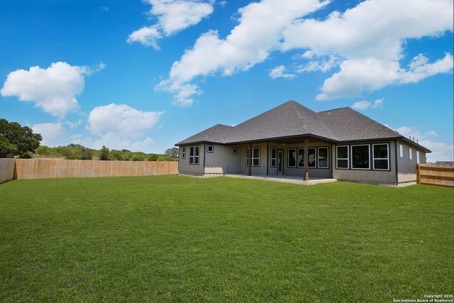 124 Allen Ave, Castroville, TX 78009