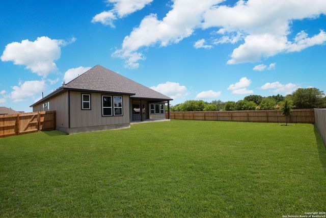 124 Allen Ave, Castroville, TX 78009