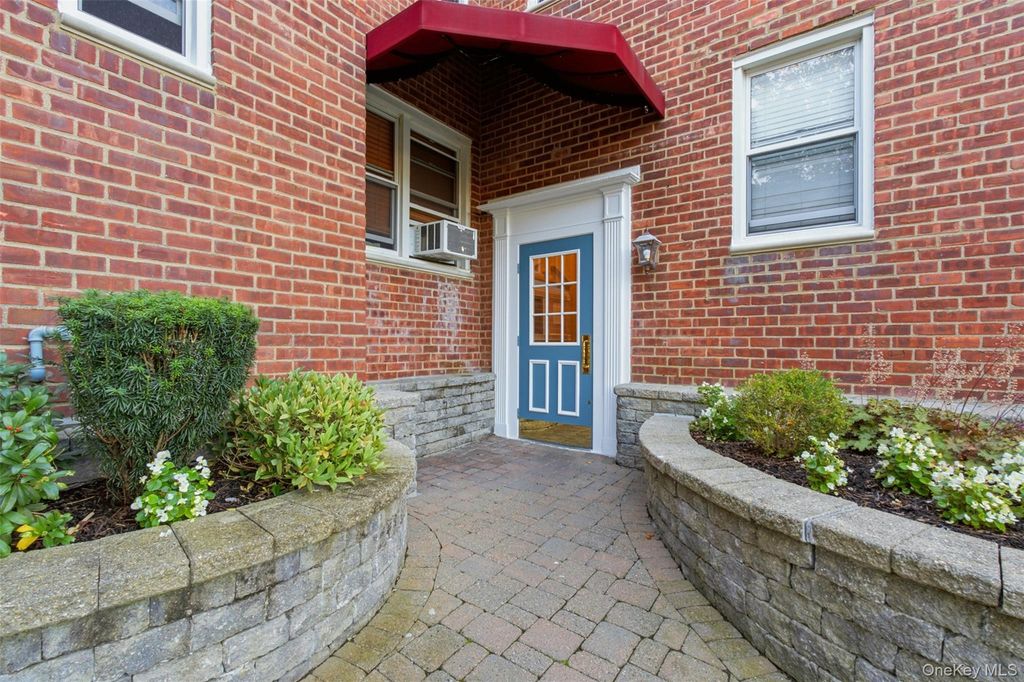 9 Bryant Crescent 2N, White Plains, NY 10605 — photo 3