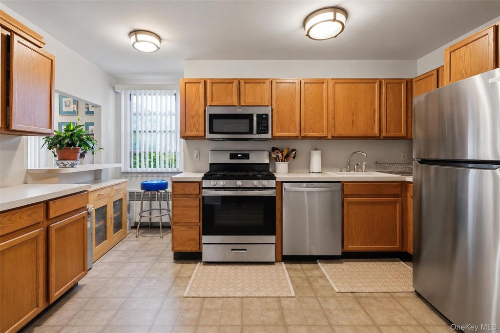 9 Bryant Crescent 2N, White Plains, NY 10605 — photo 5