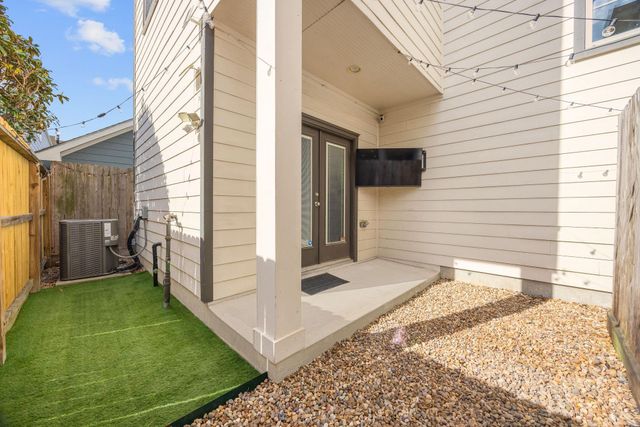 5311 Kiam Street B, Houston, TX 77007