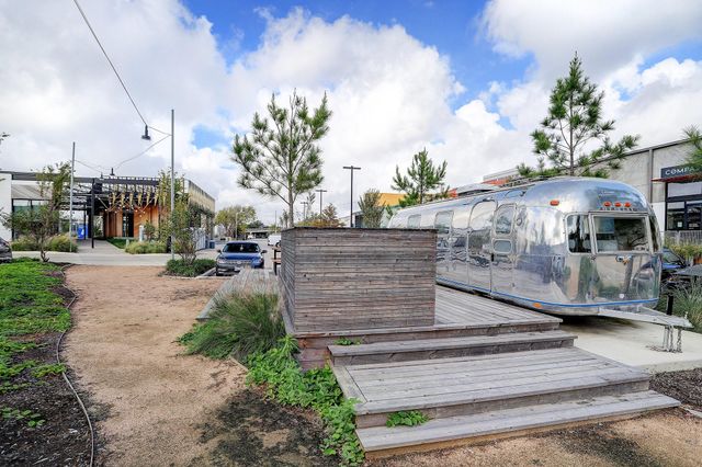 5311 Kiam Street B, Houston, TX 77007