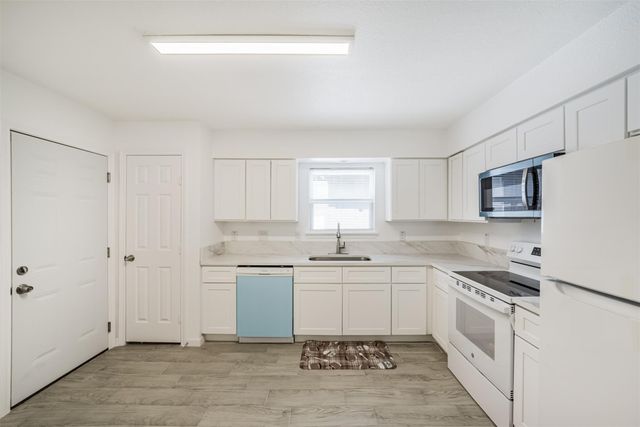 6207 Briar Glade Drive, Houston, TX 77072