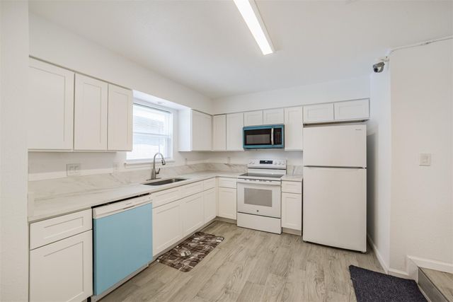 6207 Briar Glade Drive, Houston, TX 77072