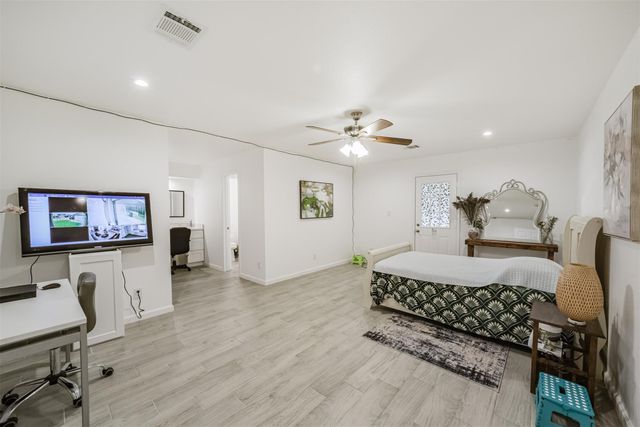 6207 Briar Glade Drive, Houston, TX 77072