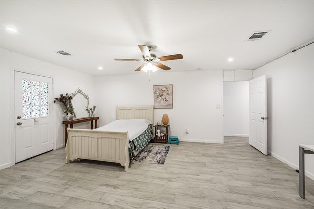 6207 Briar Glade Drive, Houston, TX 77072