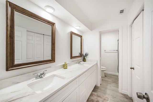 6207 Briar Glade Drive, Houston, TX 77072