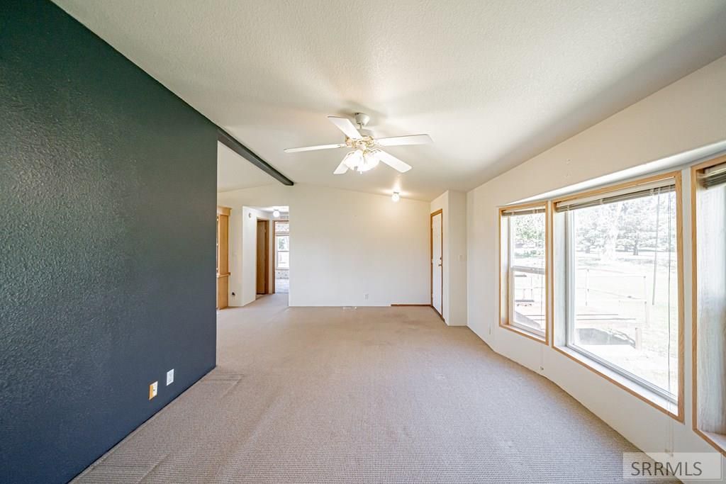 Image 3 of property listing at 163 W 129 S, Idaho Falls, ID 83404
