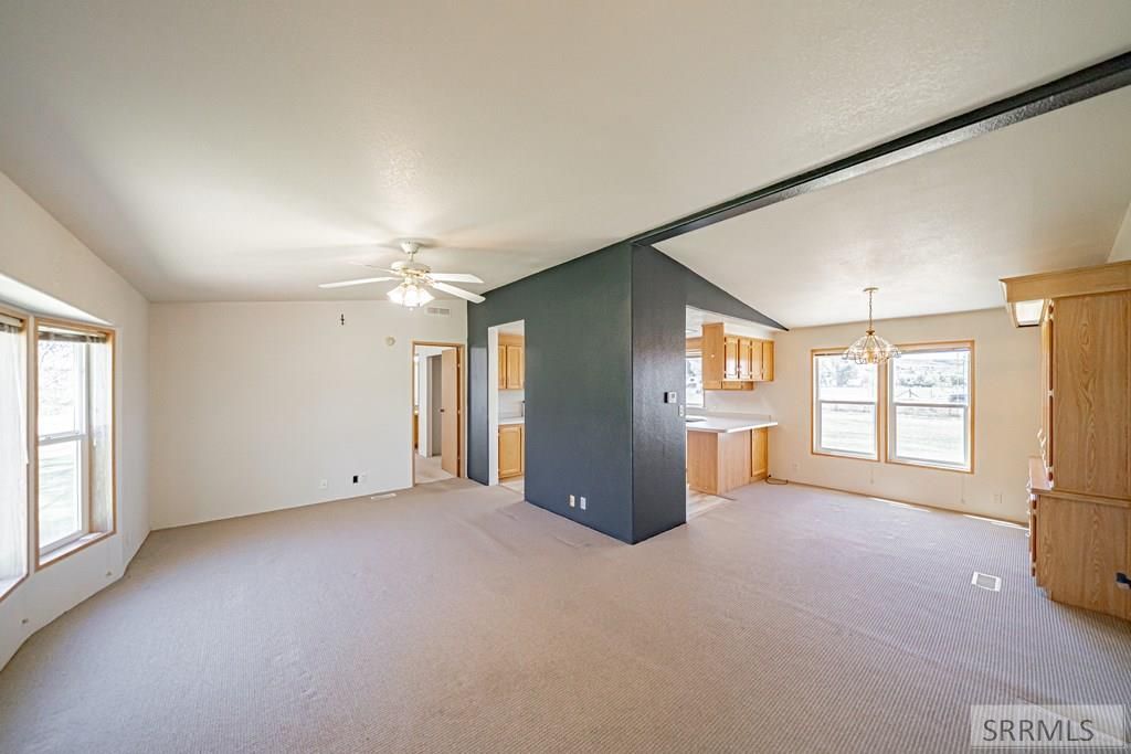 Image 4 of property listing at 163 W 129 S, Idaho Falls, ID 83404